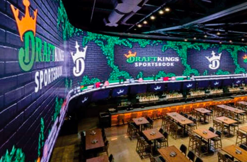 Nanolumens Illuminates the DraftKings Experience at Wrigley Field