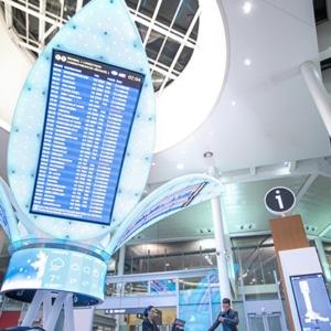 Toronto Pearson Airport Informs and Inspires Travelers with Spectacular LED Structure