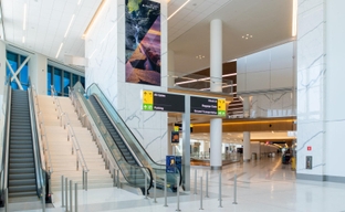 Enhancing the Travel Experience: How Digital Signage is Revolutionizing Airports and Transportation Hubs