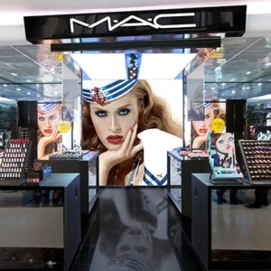 4 Reasons Why Digital Displays are Taking Over Retail Signage